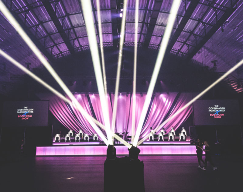 Create an unforgettable show event that the audience will never forget!